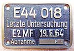Deutschland (DR), Innenschild der DRG: E44 018, Guss-Messing-DRG (GMsD). DB-Kennzeichnung "E2", Aw-Mnchen-Freimann vom 19.05.(06.)1964.