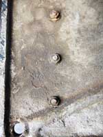 Lokschild 132 261-9, Guss-Aluminium-Rund,Kontrollziffer extra angeschraubt, Detail, Rckseite