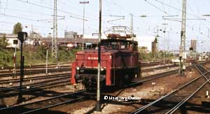 Oberwagenlaterne auf der Rangierlokomotive 160 003 im Vorfeld des Heidelberger Bahnhofbereichs, 10.05.1980, Photo: Hans Jrg Dcker