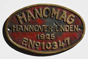 Fabrikschild Hanomag Hannover-Linden. Fabriknummer: 10347, Baujahr: 1925. Messingguss oval, Riffelgrund mit Rand. BxH =  x  mm. Das sch�ne Fabrikschild ist von der DRB/DB 39 196.